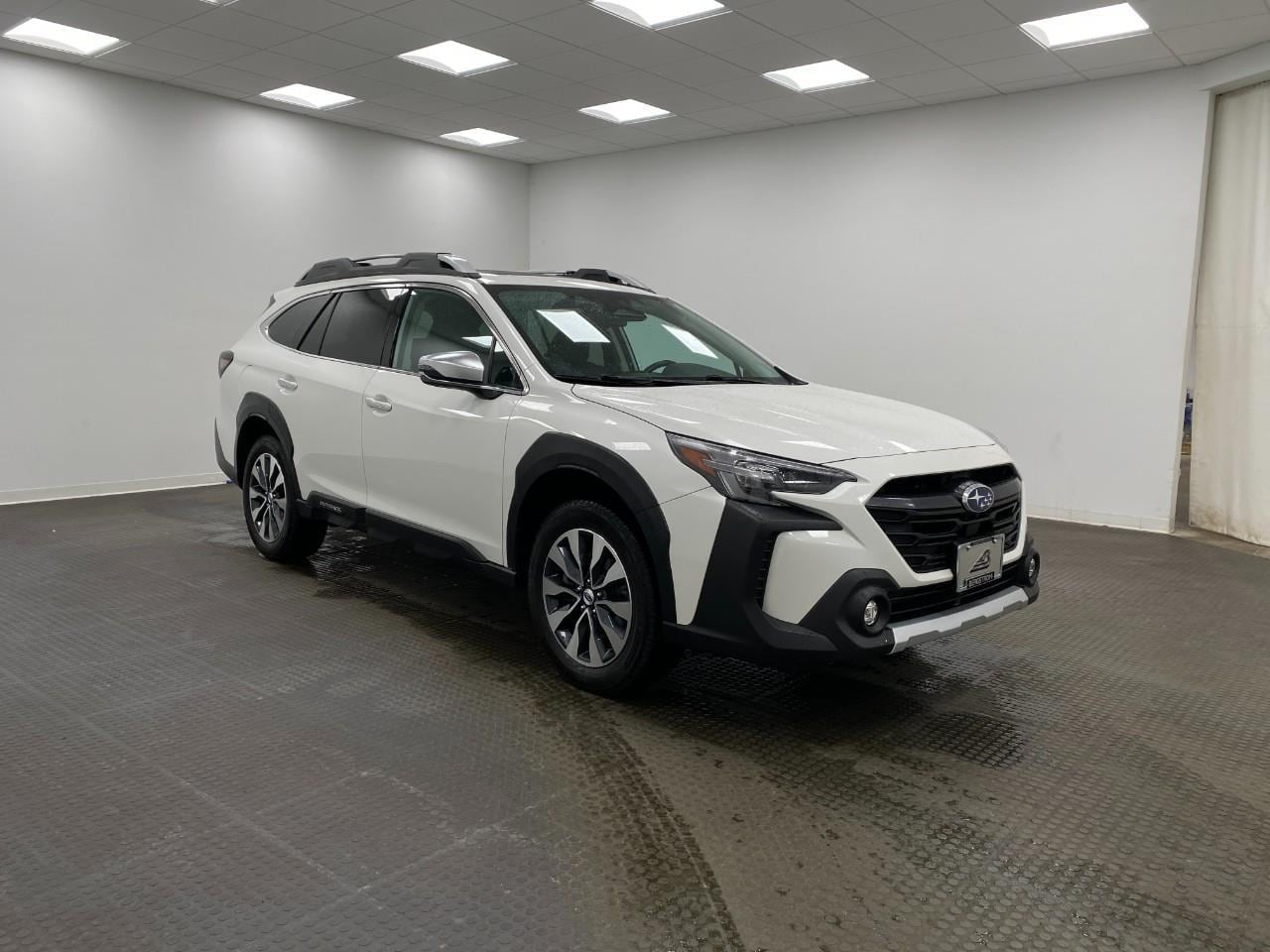 2023 Subaru Outback Touring