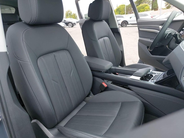 2024 Audi Q8 e-tron Premium - Photo 10