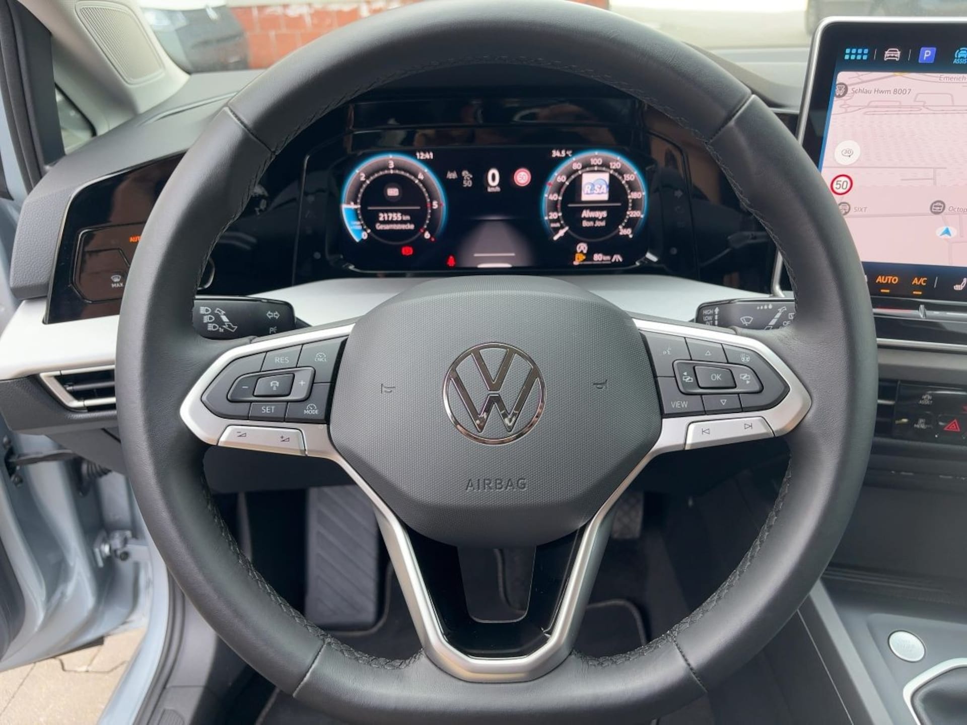Volkswagen Golf Life