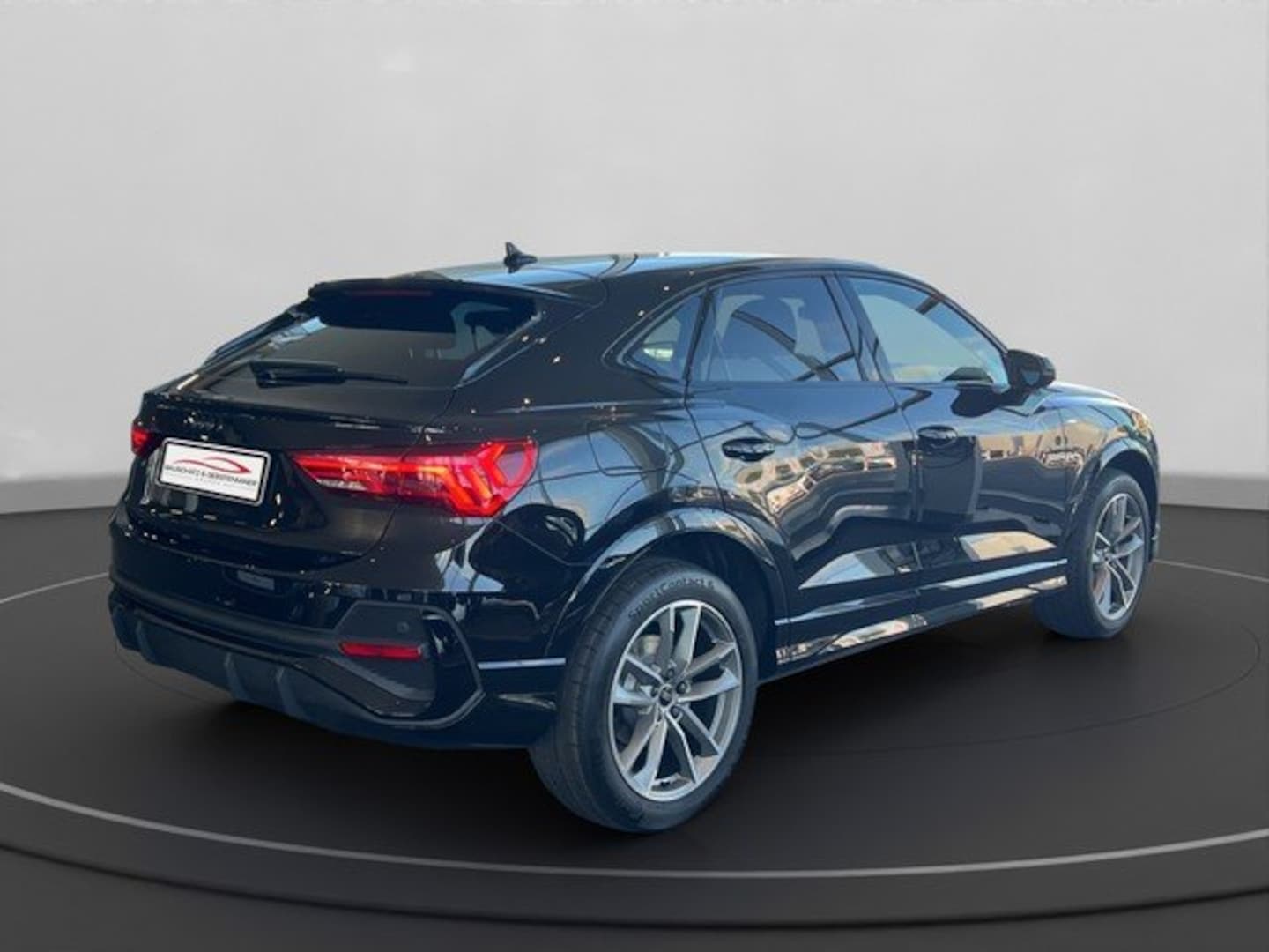Bild über Audi Q3 Sportback TFSI 110 kW S tronic - für weitere Informationen kontaktieren Sie den Audi Partner