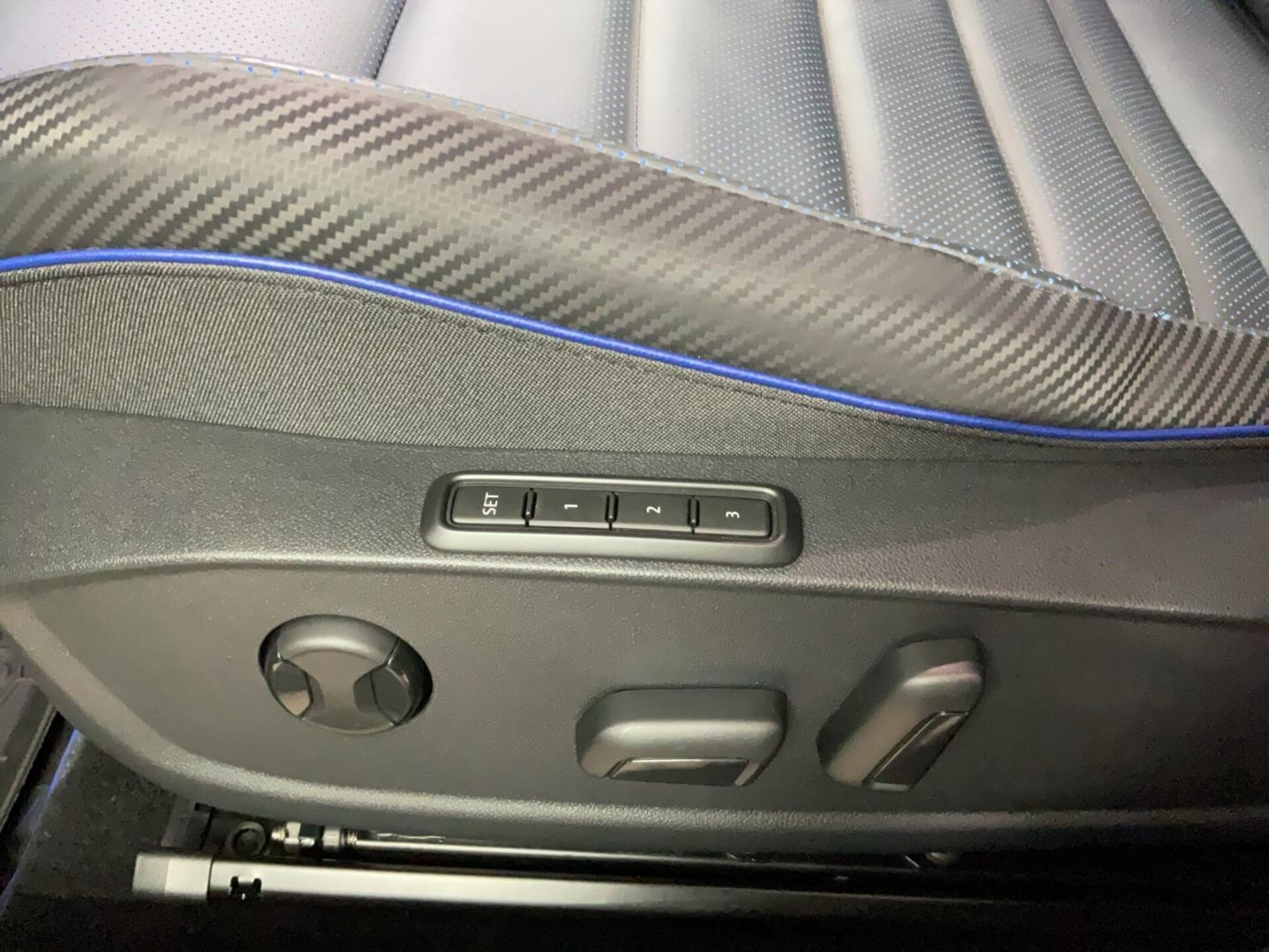 Volkswagen Golf Variant R