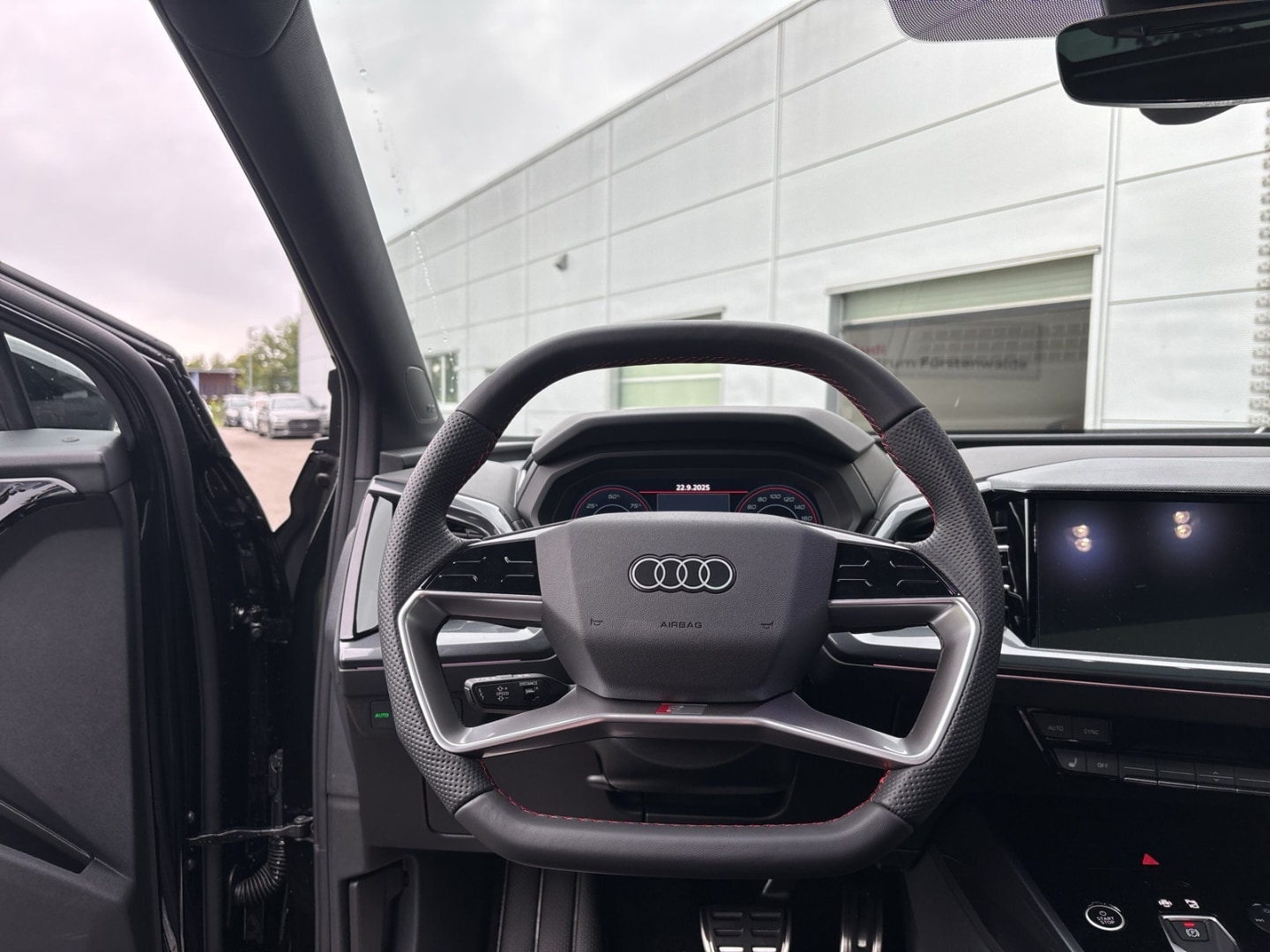 Bild über Audi Q4 e-tron 45 e-tron quattro - für weitere Informationen kontaktieren Sie den Audi Partner