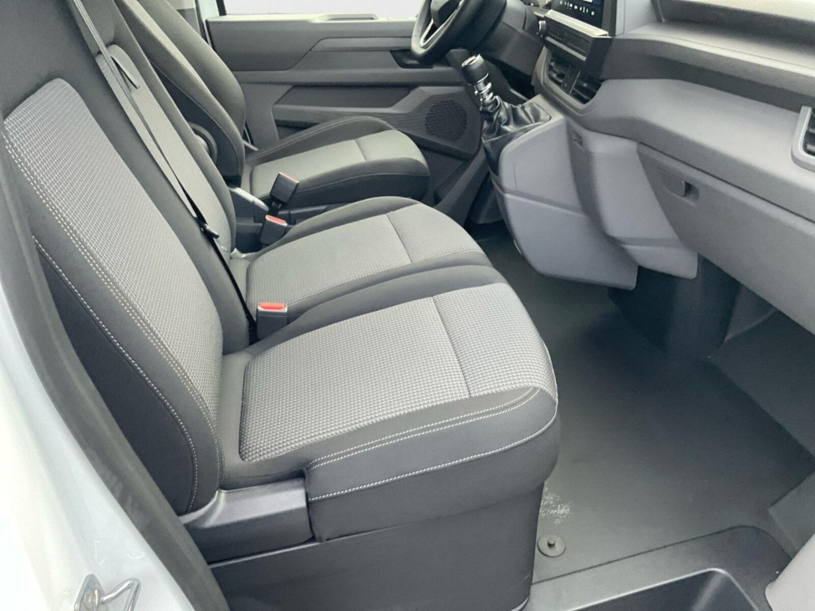 Volkswagen Transporter Kasten kurzer Radstand – Bild 15