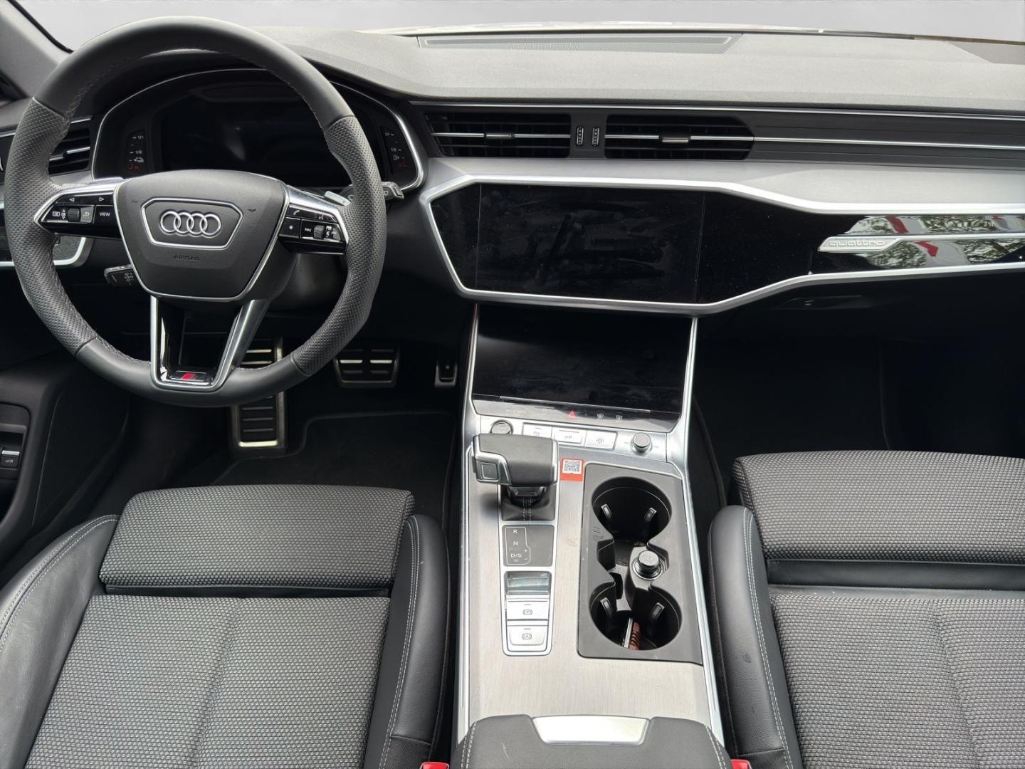Bild über Audi A6 Avant TFSI e S line 50 TFSI e quattro S tronic - für weitere Informationen kontaktieren Sie den Audi Partner