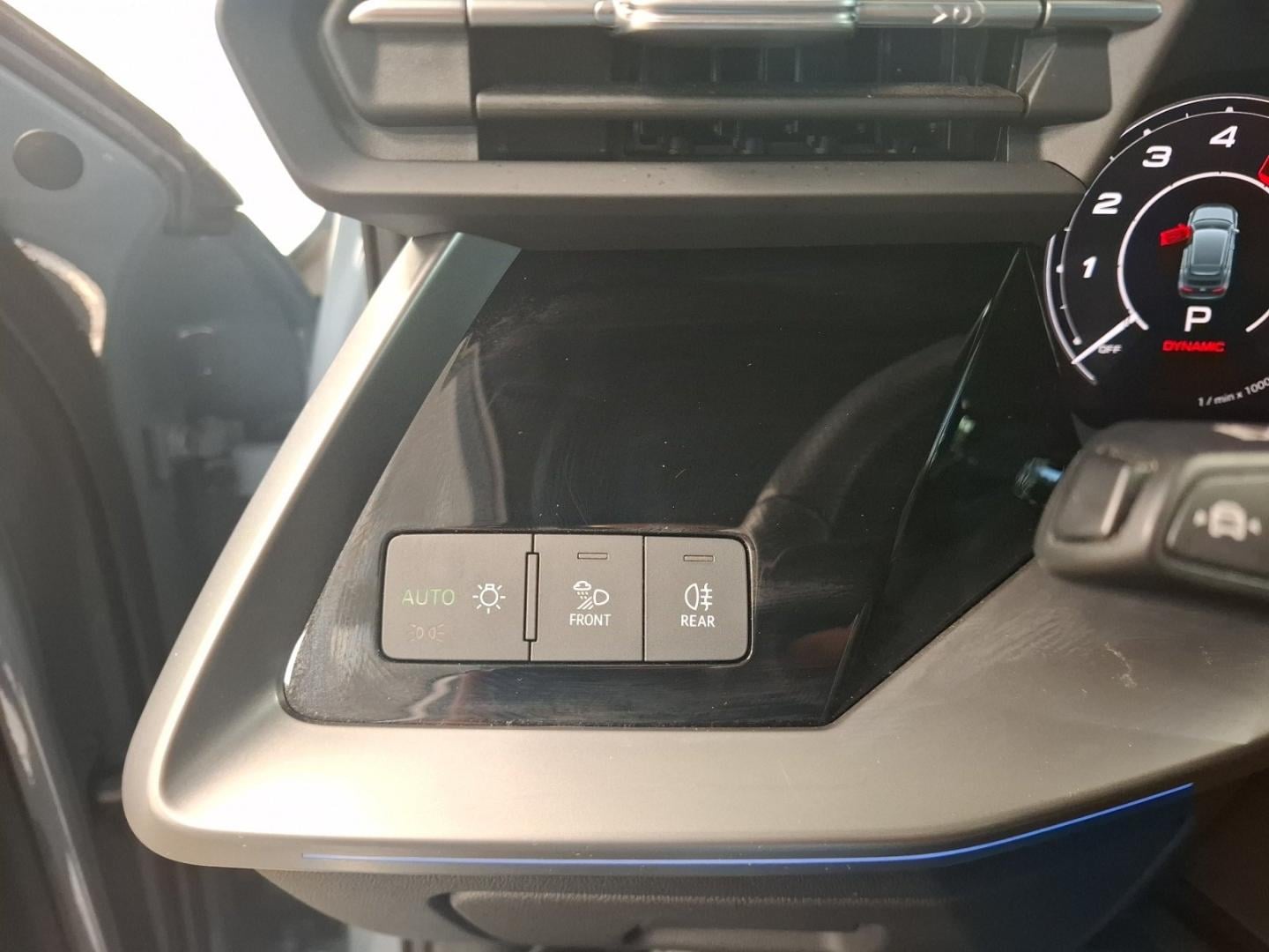 Bild über Audi RS 3 Sportback TFSI quattro S tronic - für weitere Informationen kontaktieren Sie den Audi Partner
