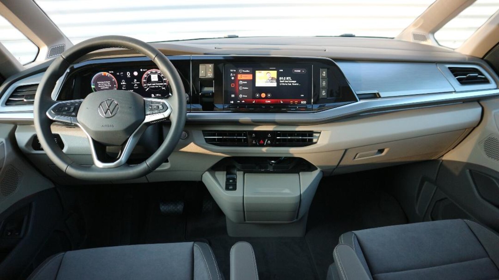 Volkswagen Multivan Langversion – Bild 9