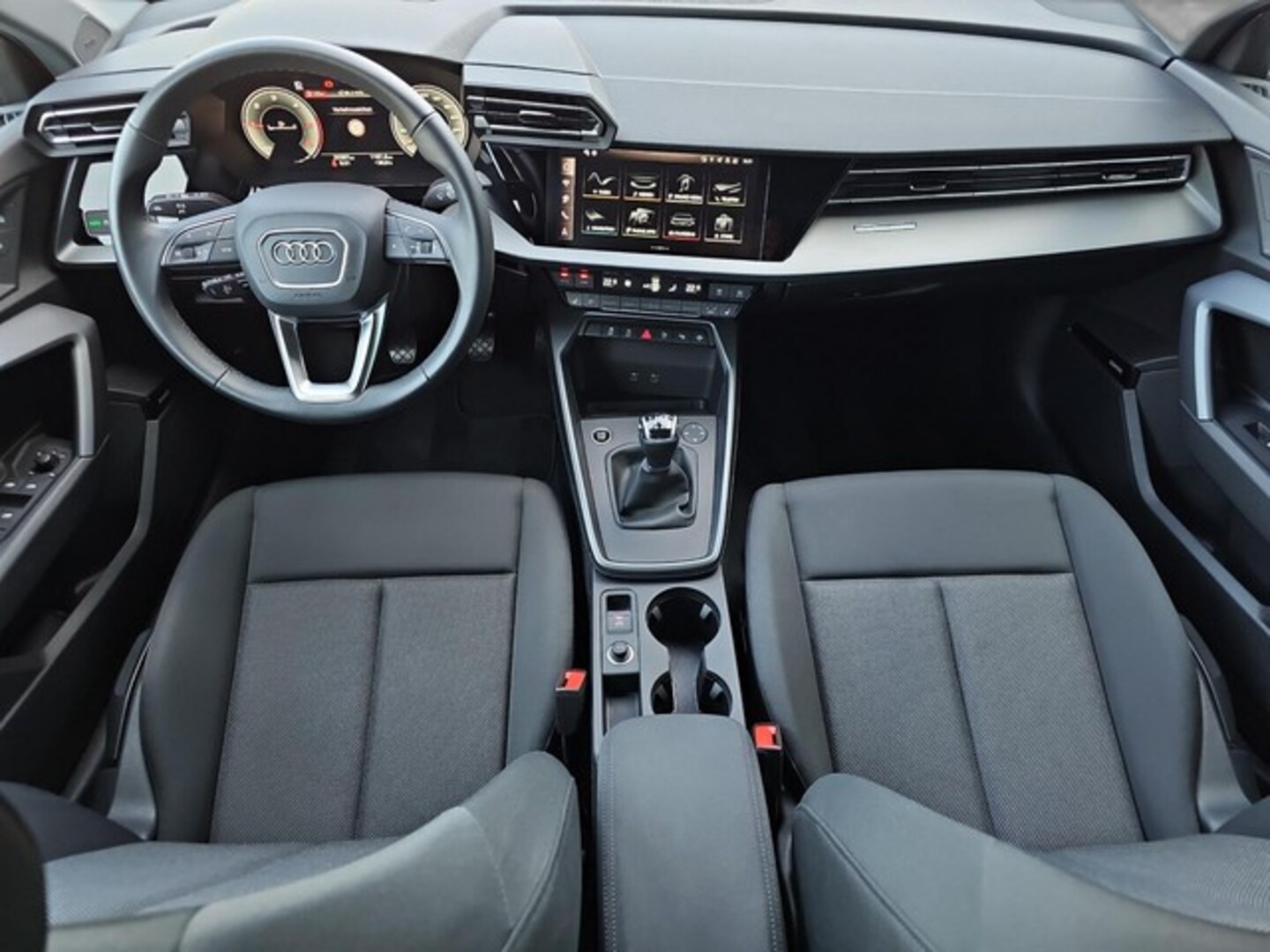 Bild über Audi A3 Sportback 30 TDI Schaltgetriebe - für weitere Informationen kontaktieren Sie den Audi Partner