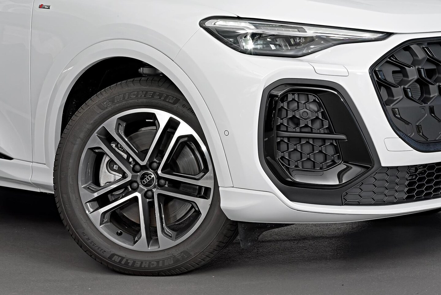 Image about Audi Q5 SUV TDI quattro 150 kW