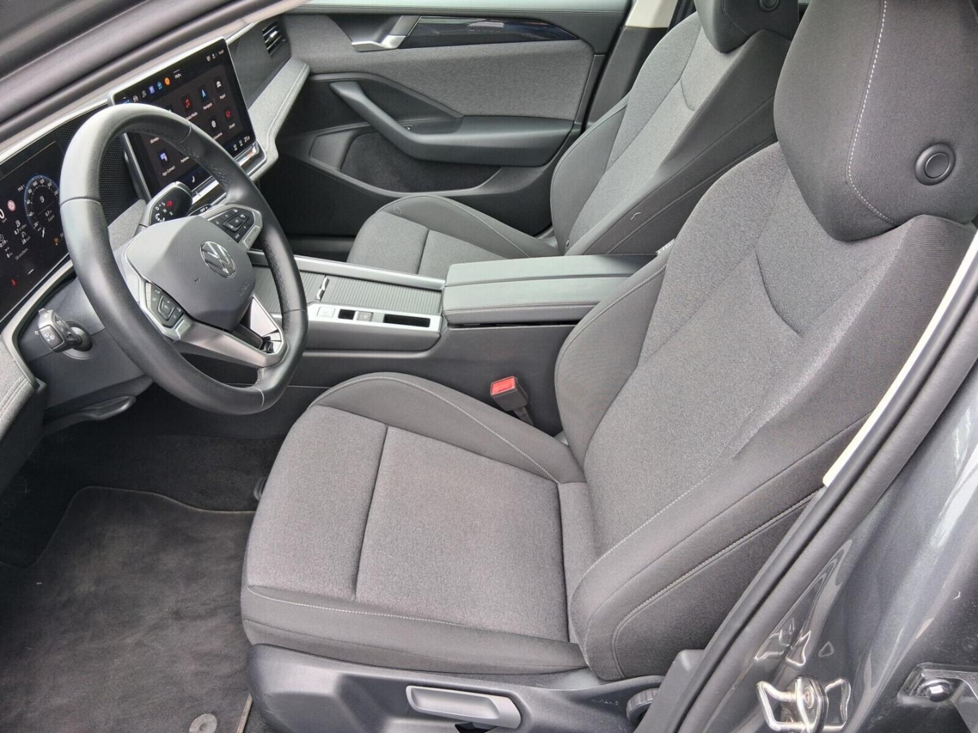 Volkswagen Passat Model bazowy
