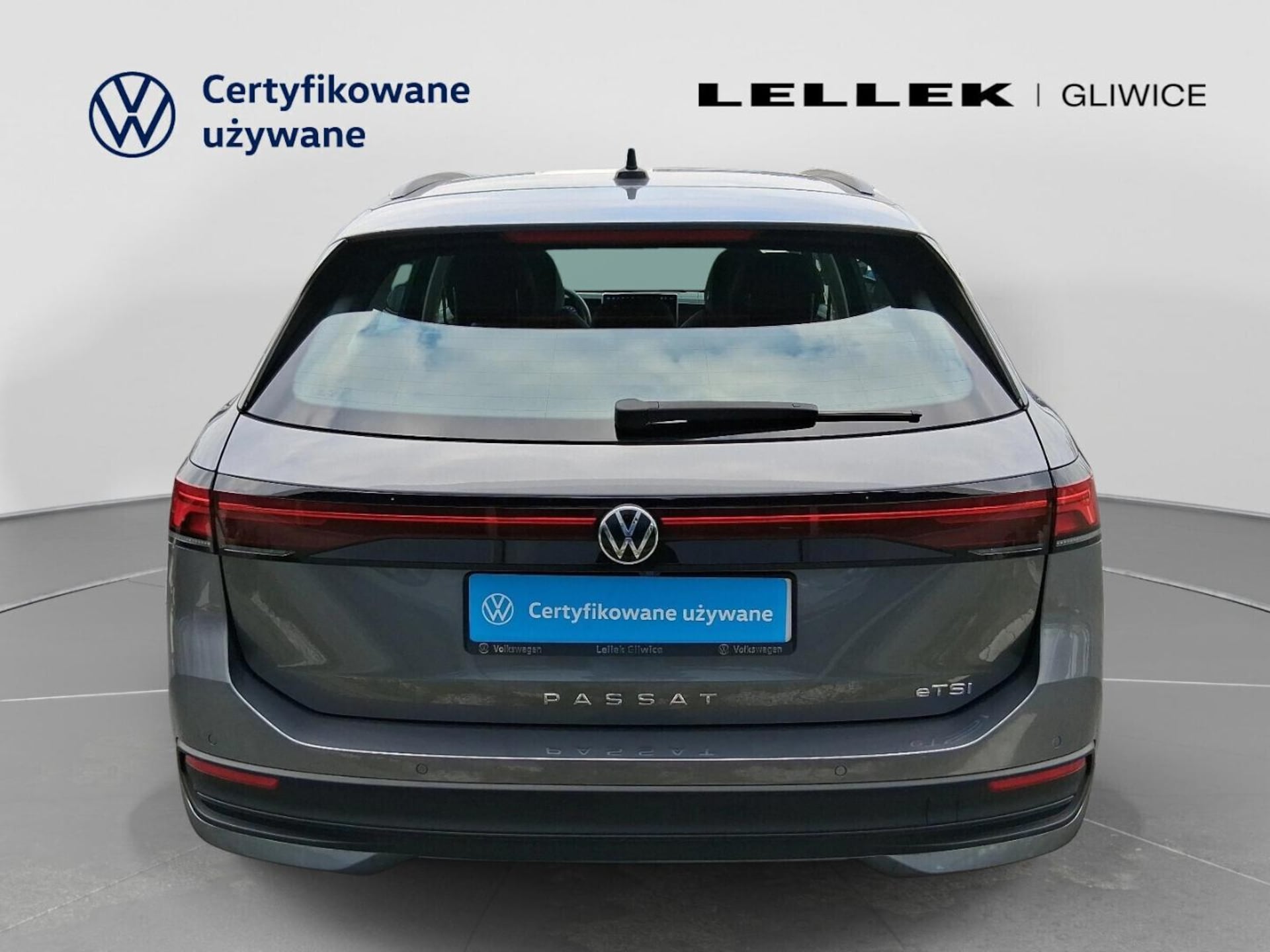 Volkswagen Passat Model bazowy