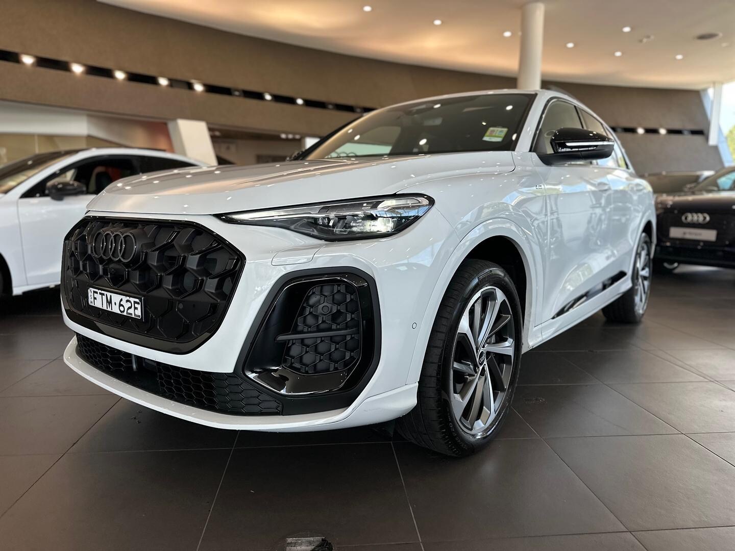 Image about Audi Q5 SUV TDI quattro 150 kW sport