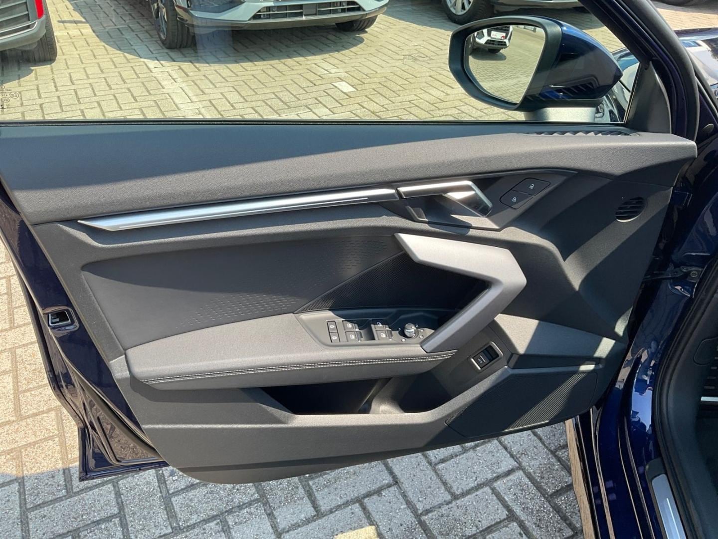 Bild über Audi A3 Sportback S line 35 TDI S tronic - für weitere Informationen kontaktieren Sie den Audi Partner