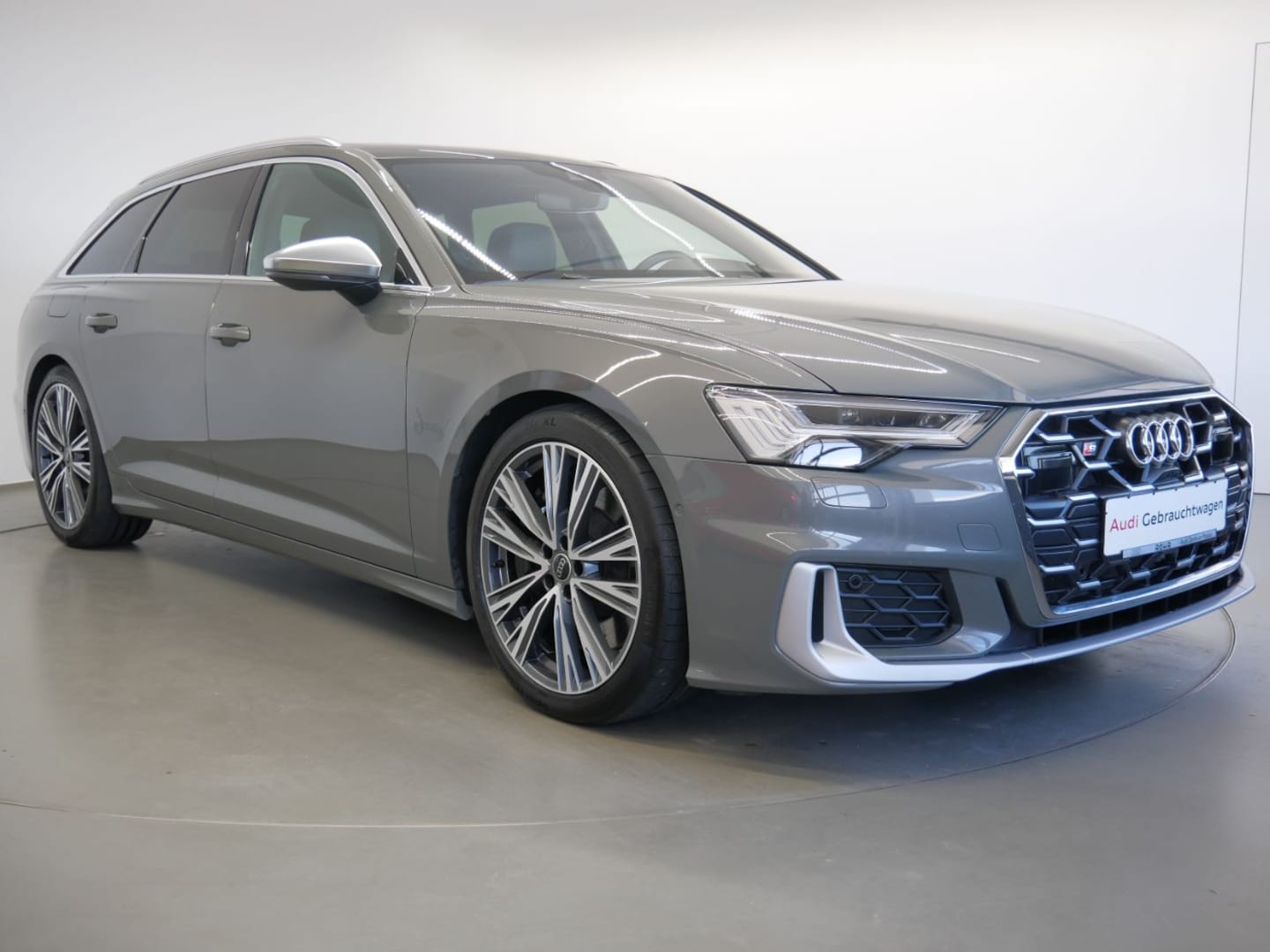 Bild über Audi S6 Avant TDI quattro tiptronic - für weitere Informationen kontaktieren Sie den Audi Partner