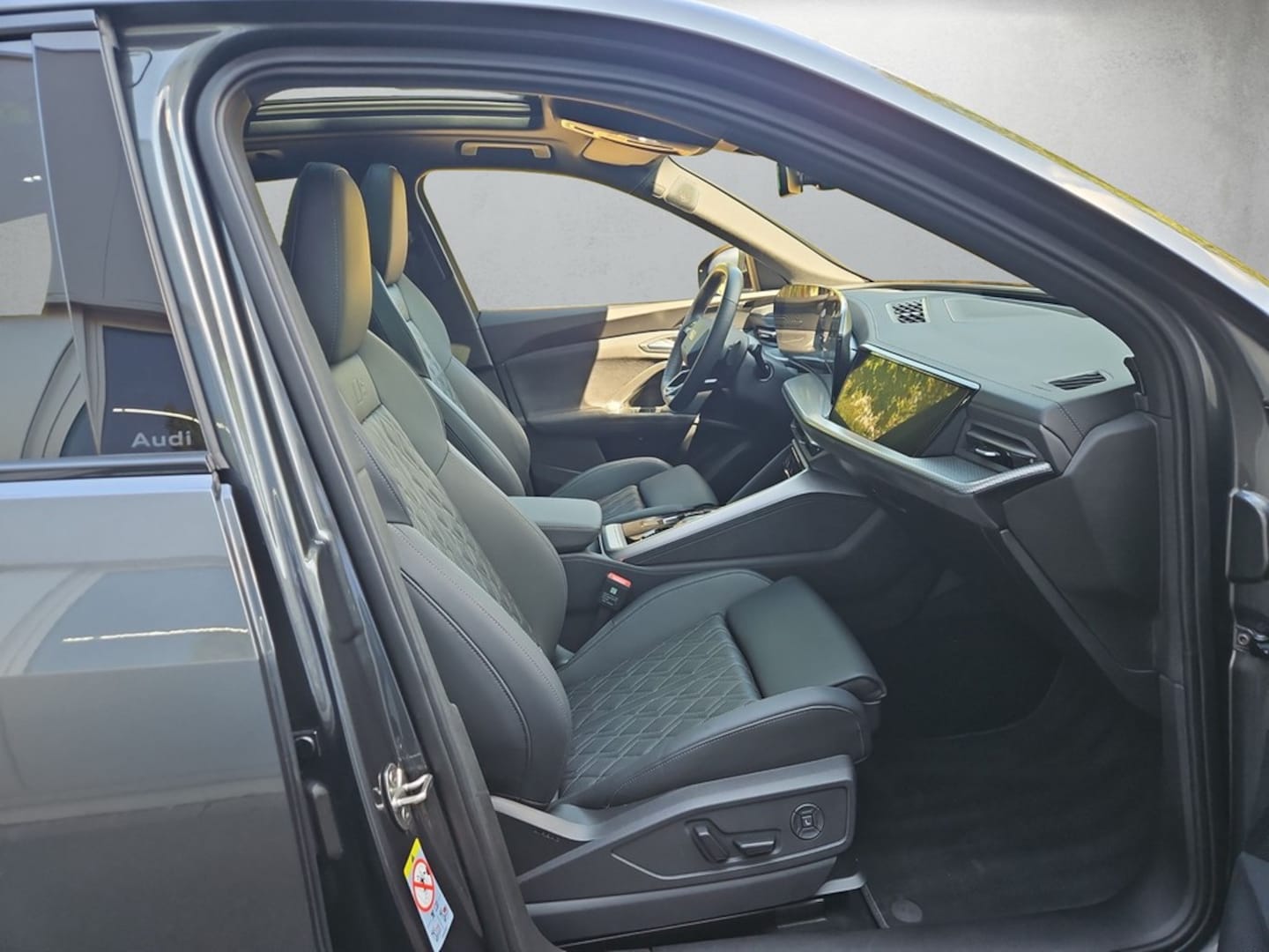 Bild über Audi SQ5 SUV TFSI 270 kW S tronic - für weitere Informationen kontaktieren Sie den Audi Partner