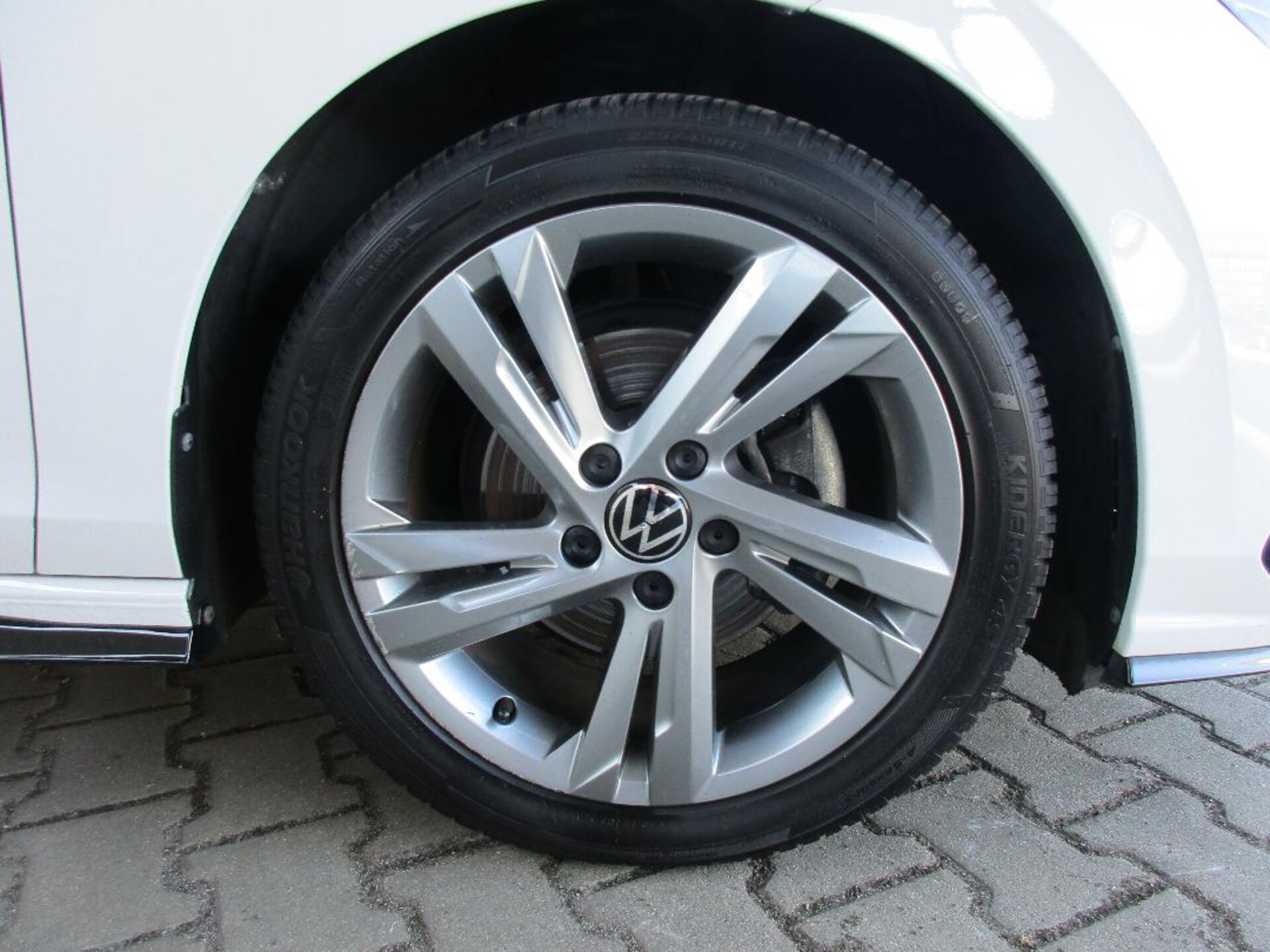 Volkswagen Golf R-Line