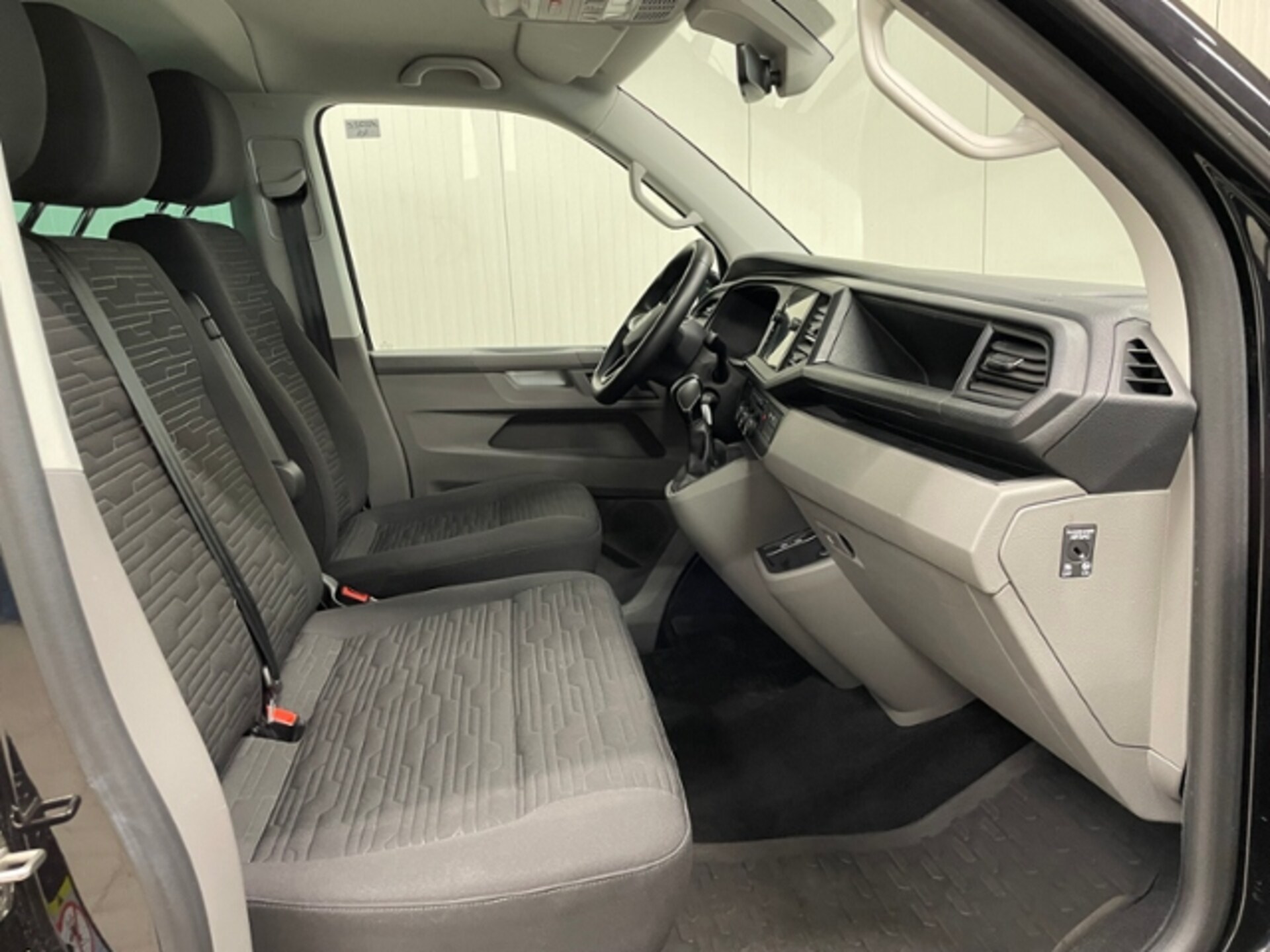 Volkswagen T6.1 Caravelle kurzer Radstand Comfortline