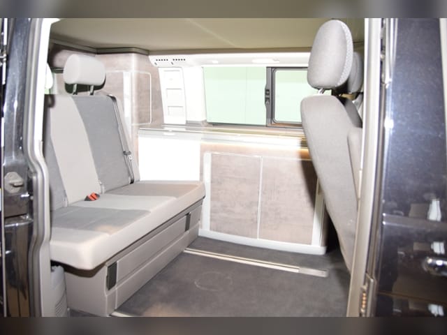 Volkswagen T6.1 California