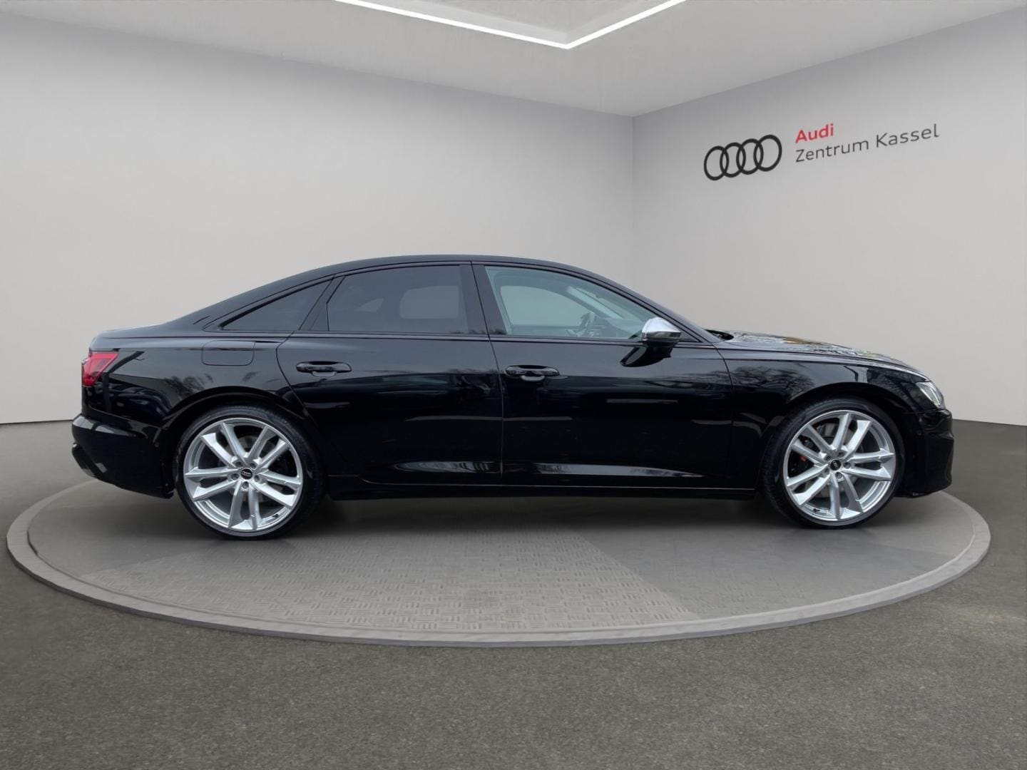 Bild über Audi S6 Limousine S6 Limousine TDI 253(344) kW(PS) tiptronic - für weitere Informationen kontaktieren Sie den Audi Partner