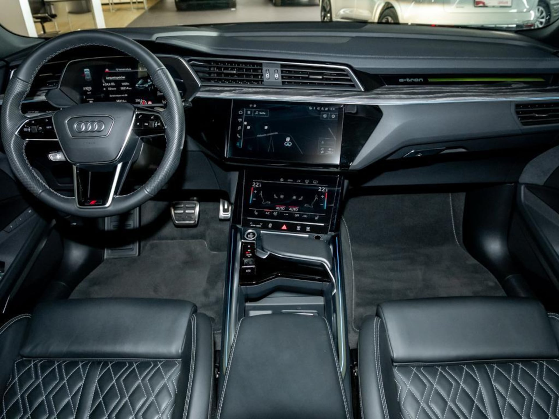 Audi Q8 e-tron S line