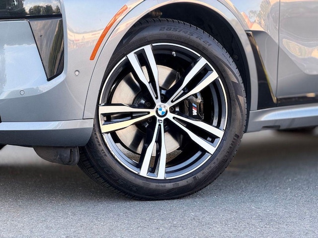 2023 BMW X7