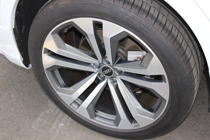 Image about Audi Q8 55 TFSI quattro S line 250(340) kW(PS) tiptronic