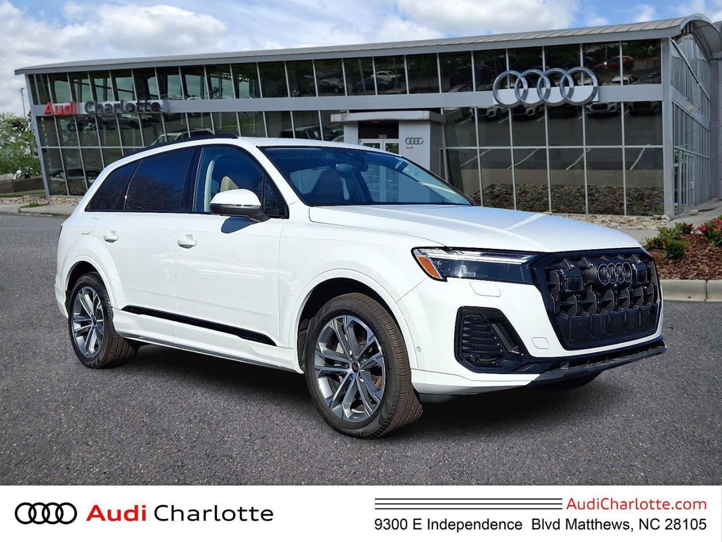 2025 Audi Q7 45 Premium Plus quattro Tiptronic's photo