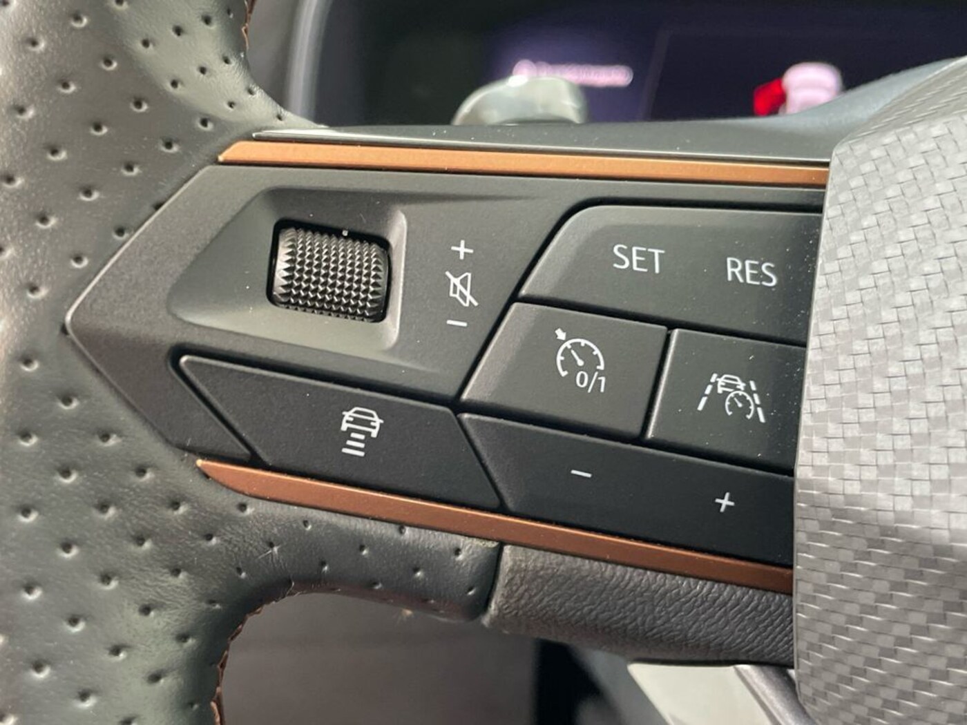 CUPRA Leon León 1.5 eTSI DSG 110 kW (150 CV) — photo 10