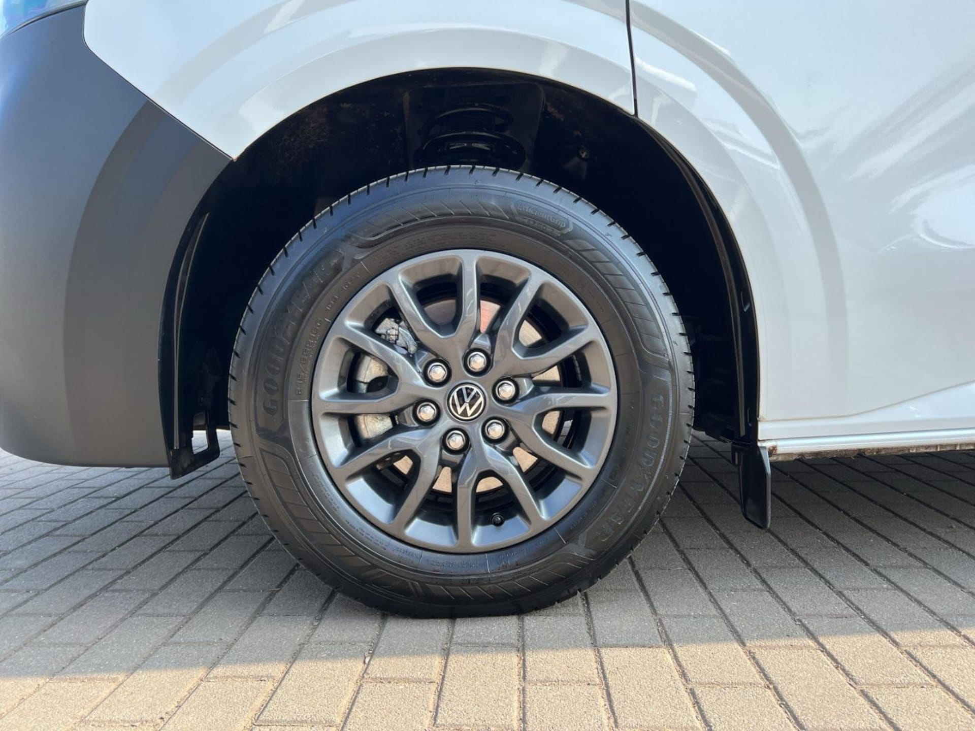 Volkswagen Caravelle langer Radstand Basis-Modell