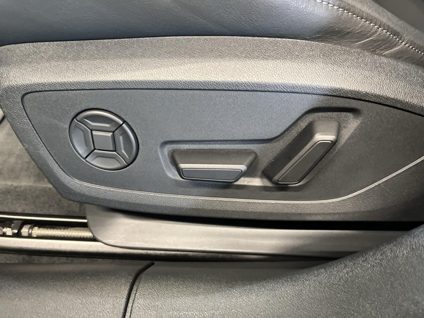 Bild über Audi A6 Limousine TFSI 150 kW S tronic - für weitere Informationen kontaktieren Sie den Audi Partner