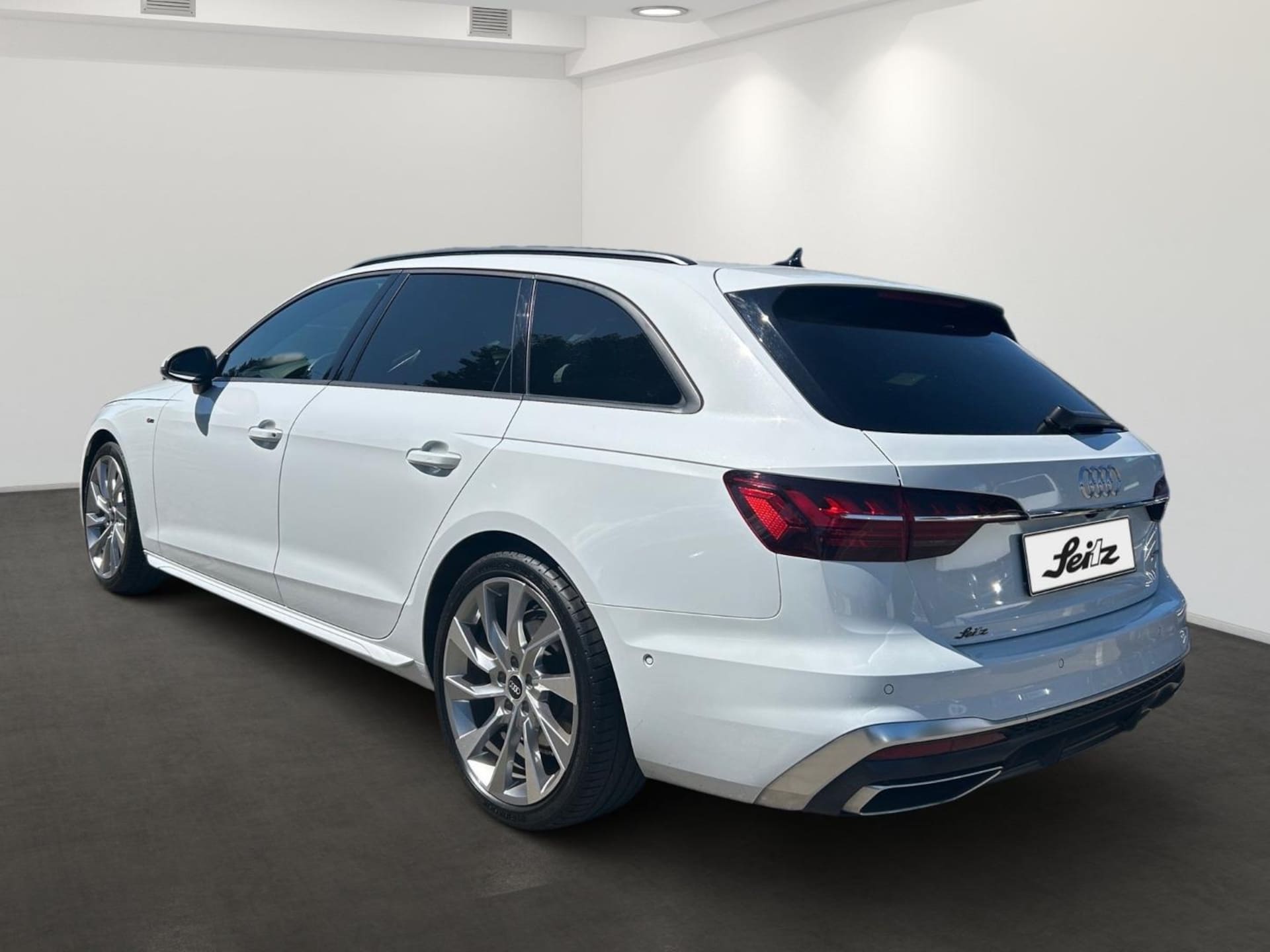 Audi A4 Avant S line
