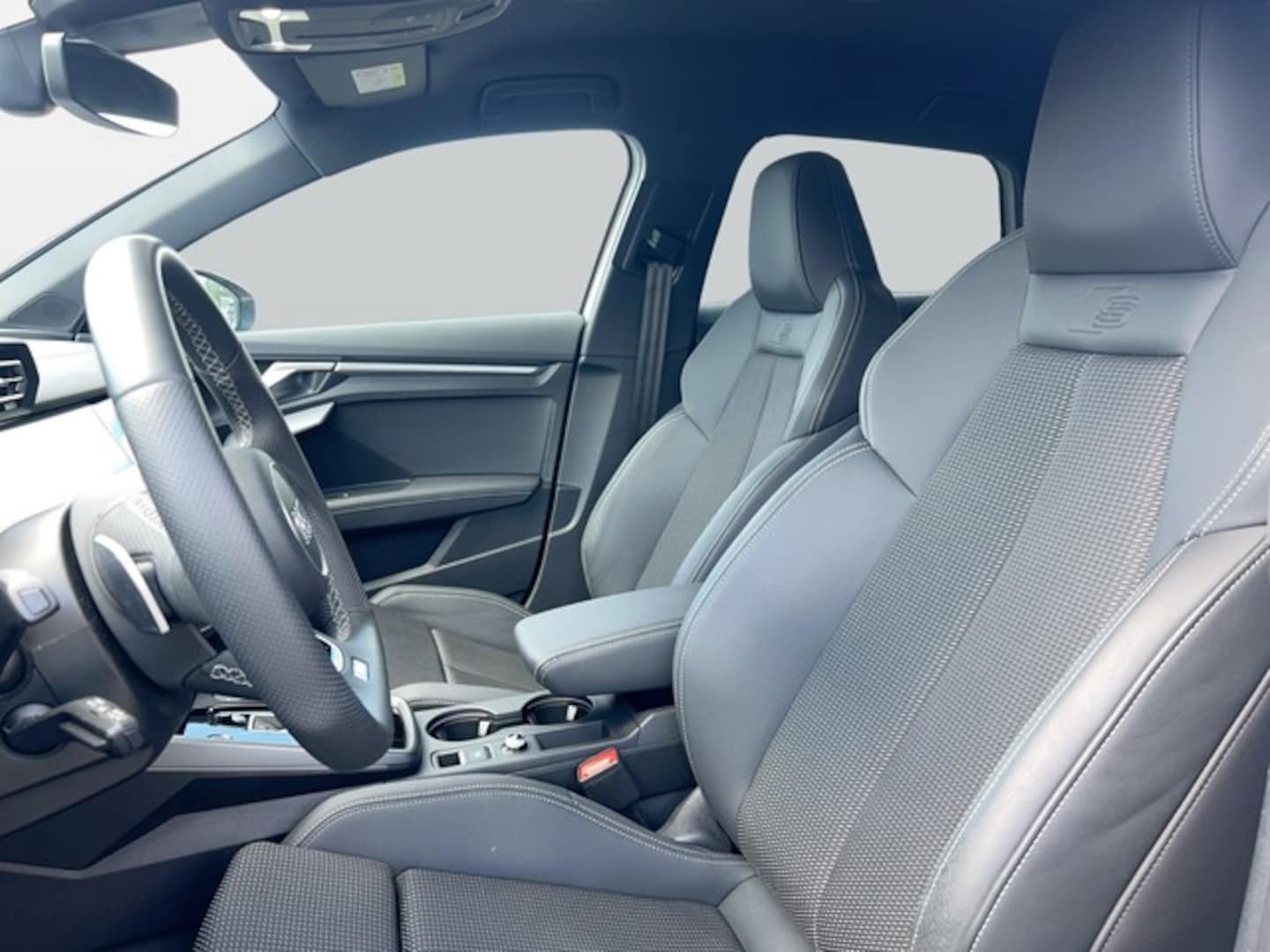 Bild über Audi A3 Sportback S line 35 TDI S tronic - für weitere Informationen kontaktieren Sie den Audi Partner