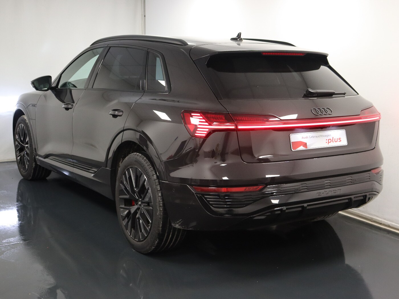 Image about Audi Q8 e-tron S line 55 e-tron quattro