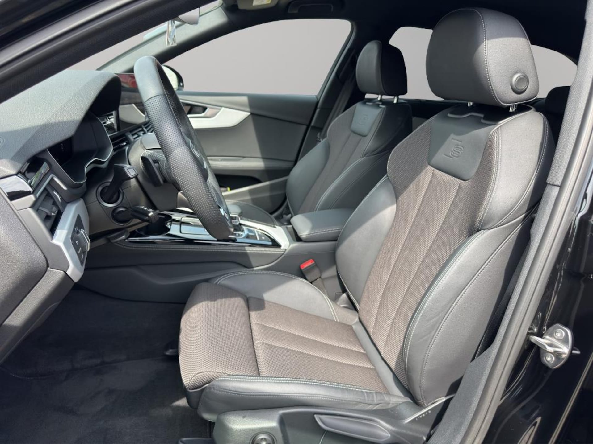 Audi A4 Avant S line