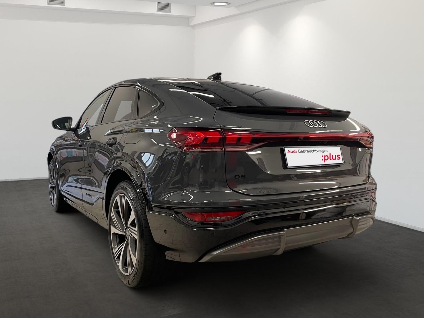 Bild über Audi Q6 Sportback e-tron e-tron performance - für weitere Informationen kontaktieren Sie den Audi Partner