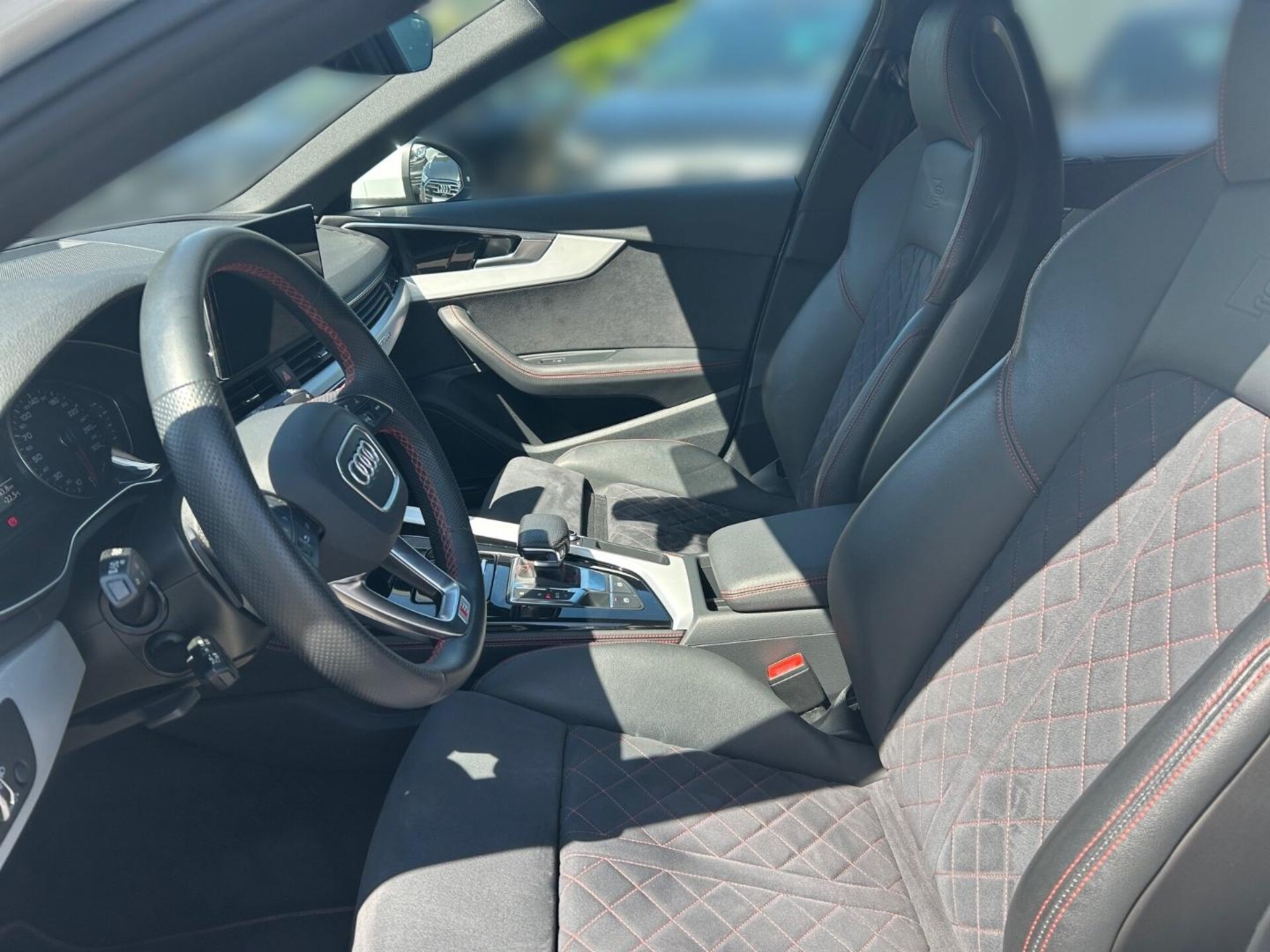 Audi A4 Avant S line