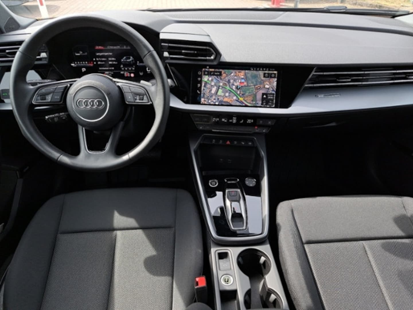 Bild über Audi A3 Sportback 30 TFSI S tronic - für weitere Informationen kontaktieren Sie den Audi Partner