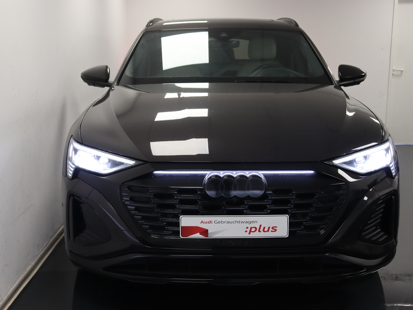 Image about Audi Q8 e-tron S line 55 e-tron quattro