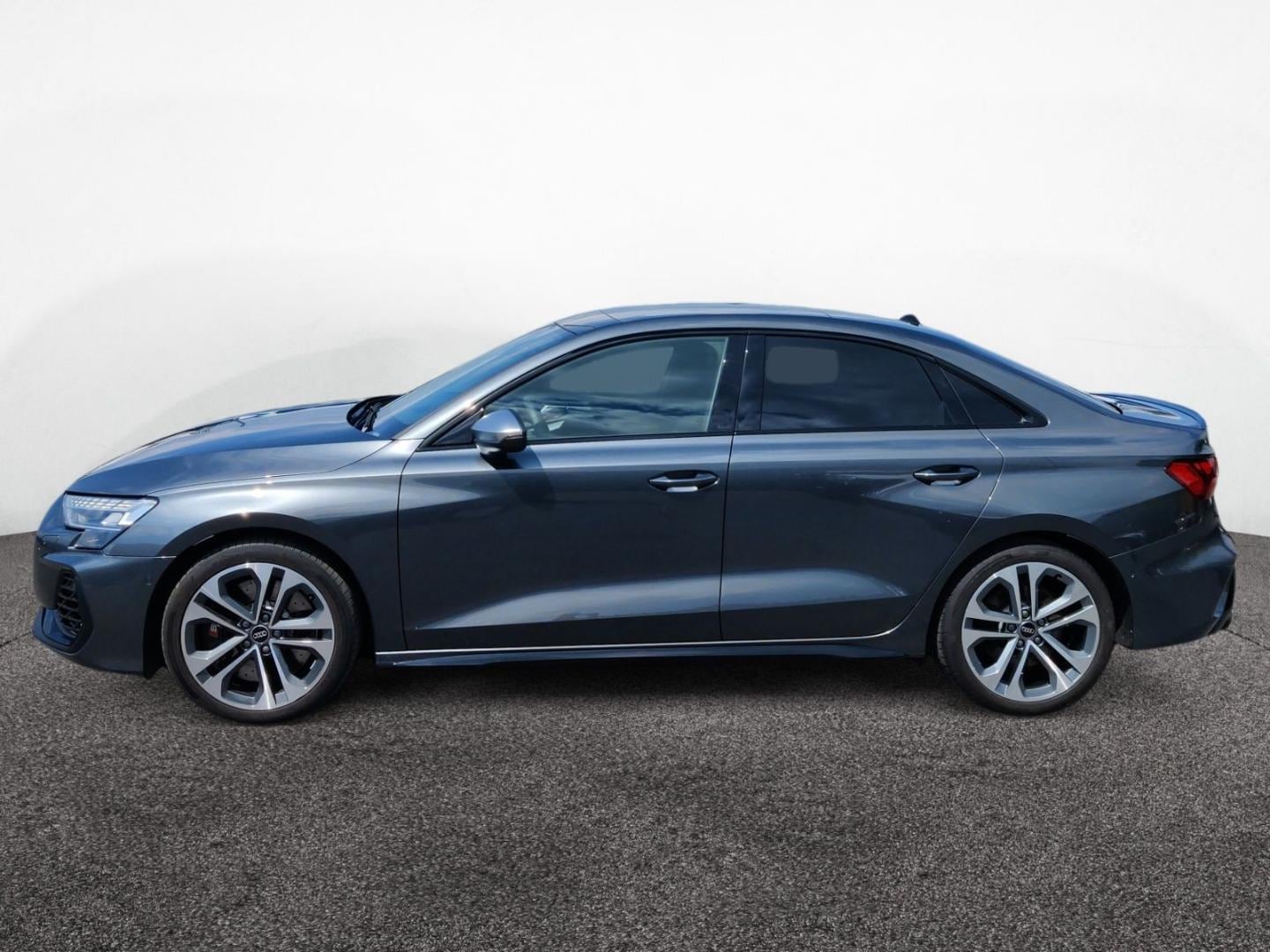 Bild über Audi S3 Limousine TFSI quattro S tronic - für weitere Informationen kontaktieren Sie den Audi Partner