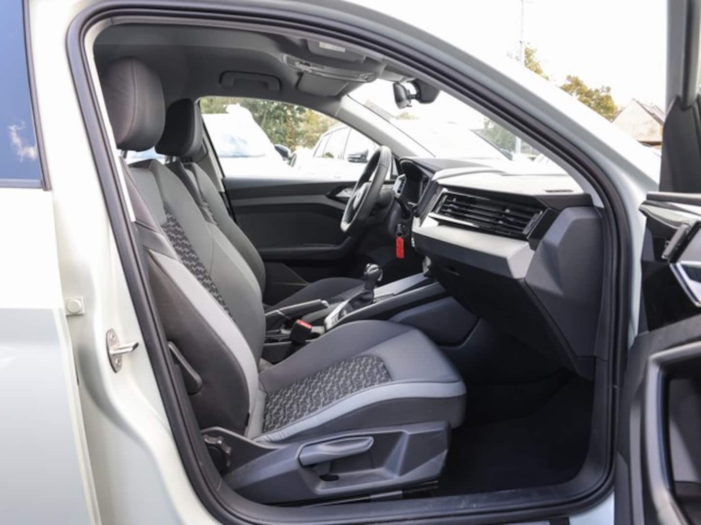 Bild über Audi A1 allstreet 30 TFSI S tronic - für weitere Informationen kontaktieren Sie den Audi Partner