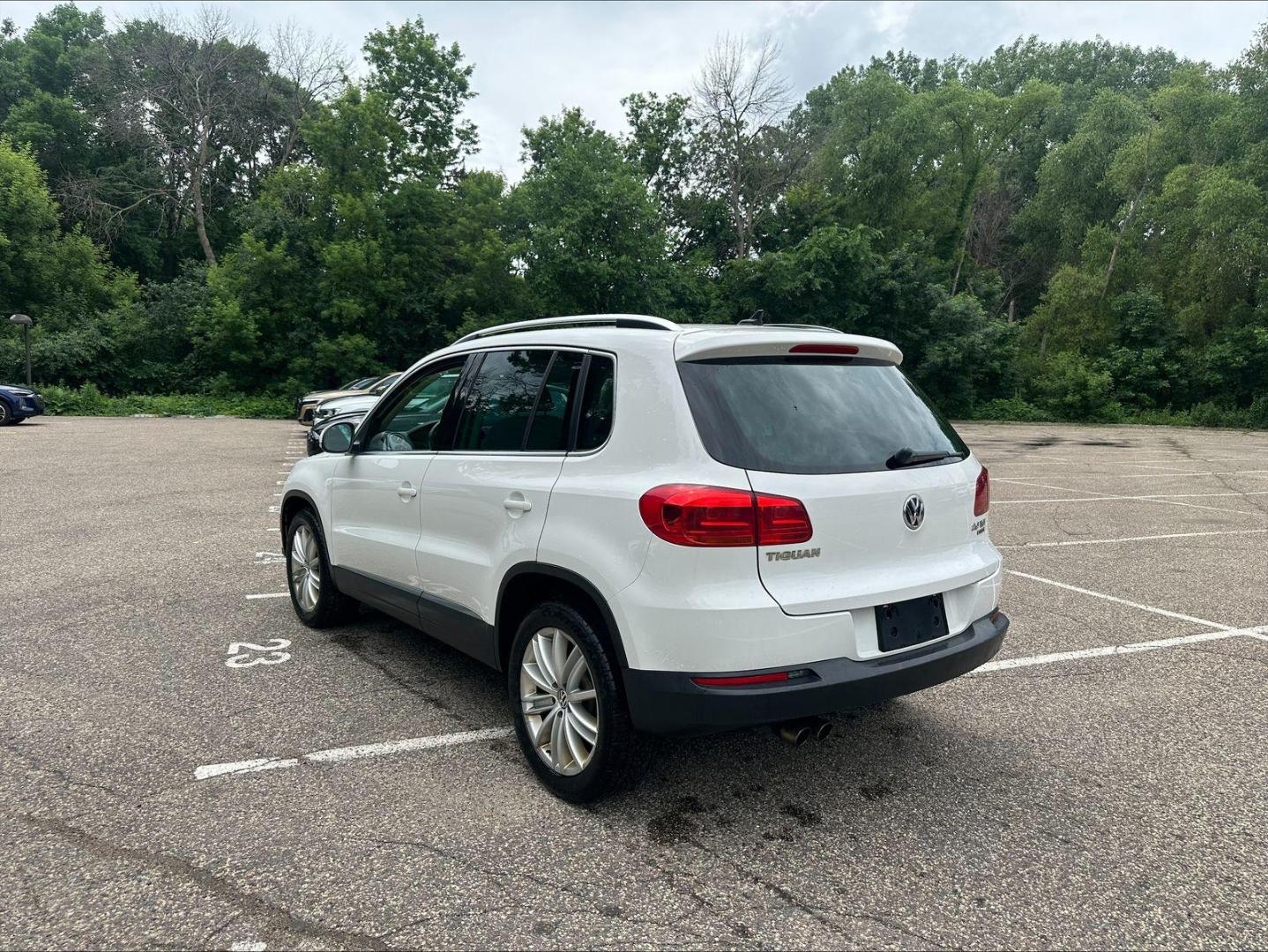 Used 2016 Volkswagen Tiguan SE with VIN WVGBV7AX6GW545038 for sale in Minneapolis, Minnesota