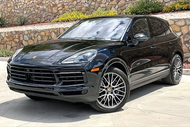 2023 Porsche Cayenne Platinum Edition AWD photo