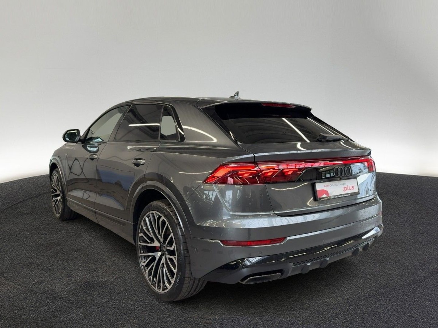 Bild über Audi Q8 SUV S line business TDI quattro 210 kW tiptronic - für weitere Informationen kontaktieren Sie den Audi Partner