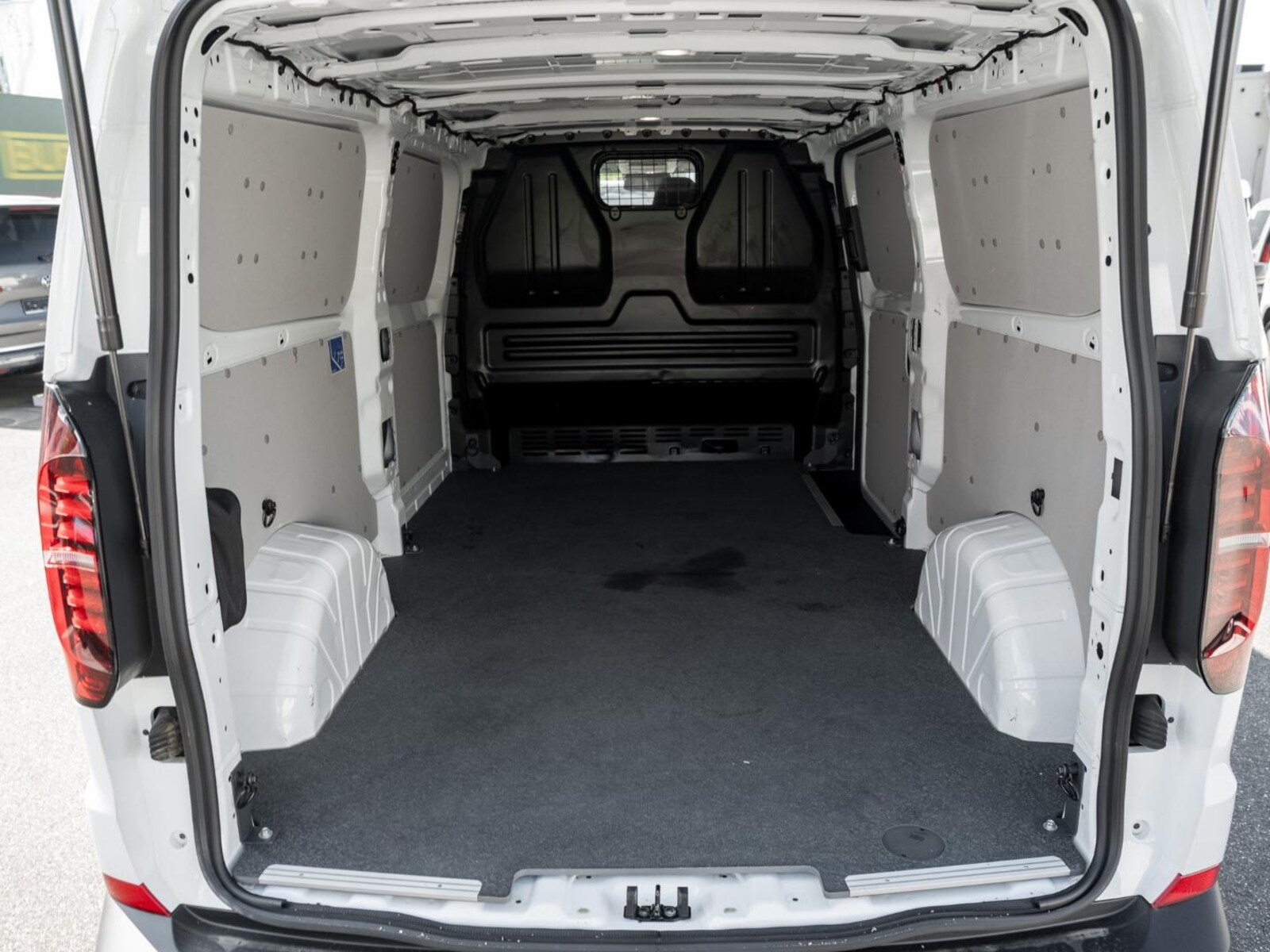 Volkswagen Transporter Kasten langer Radstand – Bild 24