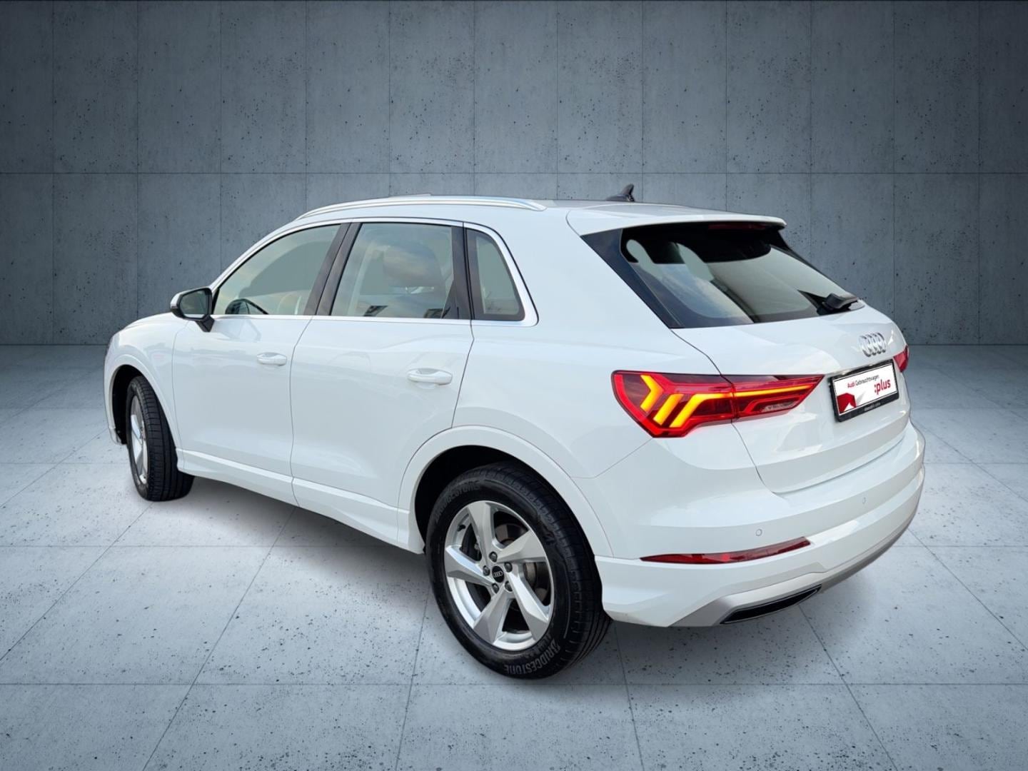 Bild über Audi Q3 advanced 35 TFSI S tronic - für weitere Informationen kontaktieren Sie den Audi Partner