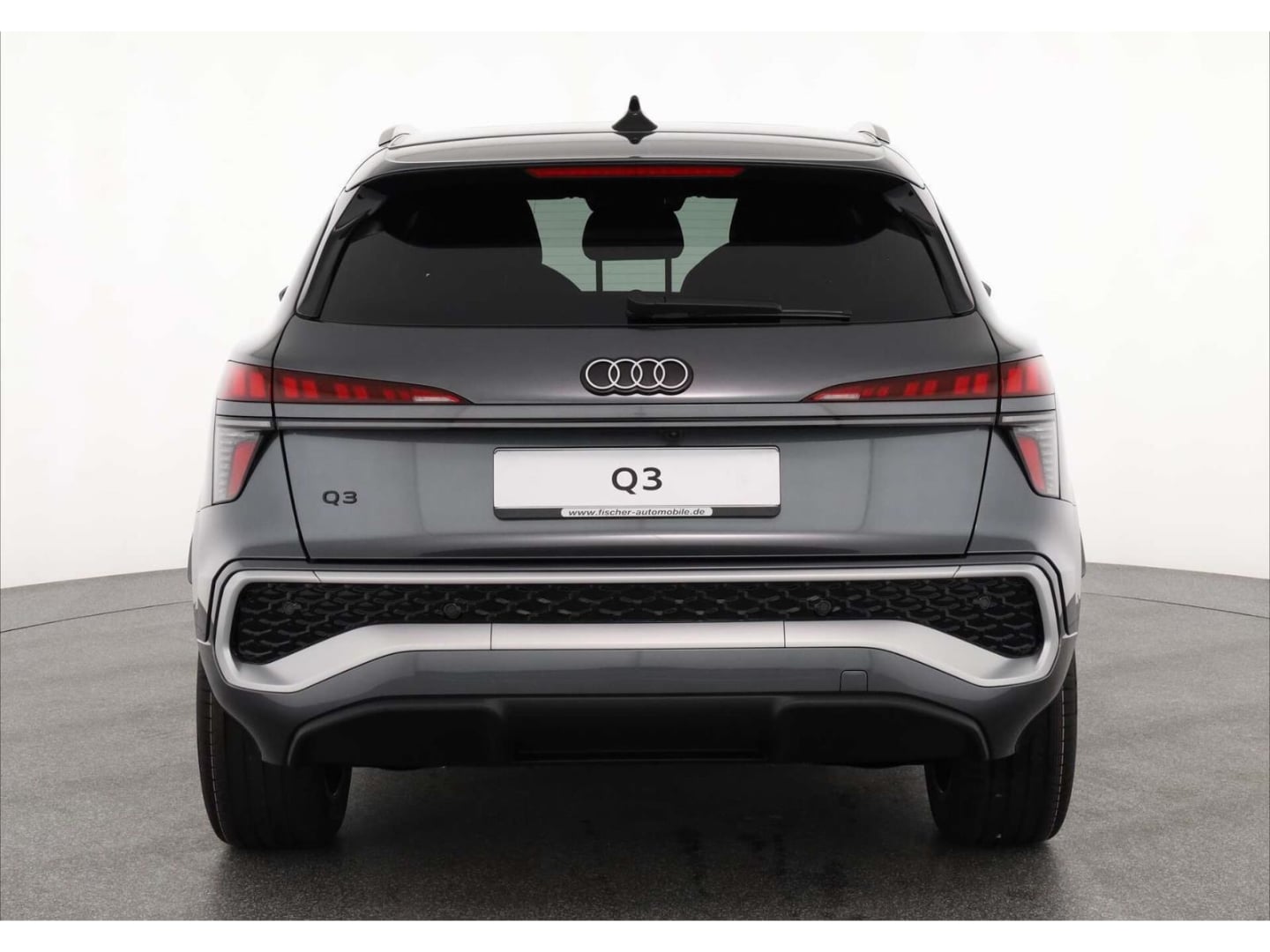 Bild über Audi Q3 SUV TFSI 110 kW S tronic - für weitere Informationen kontaktieren Sie den Audi Partner