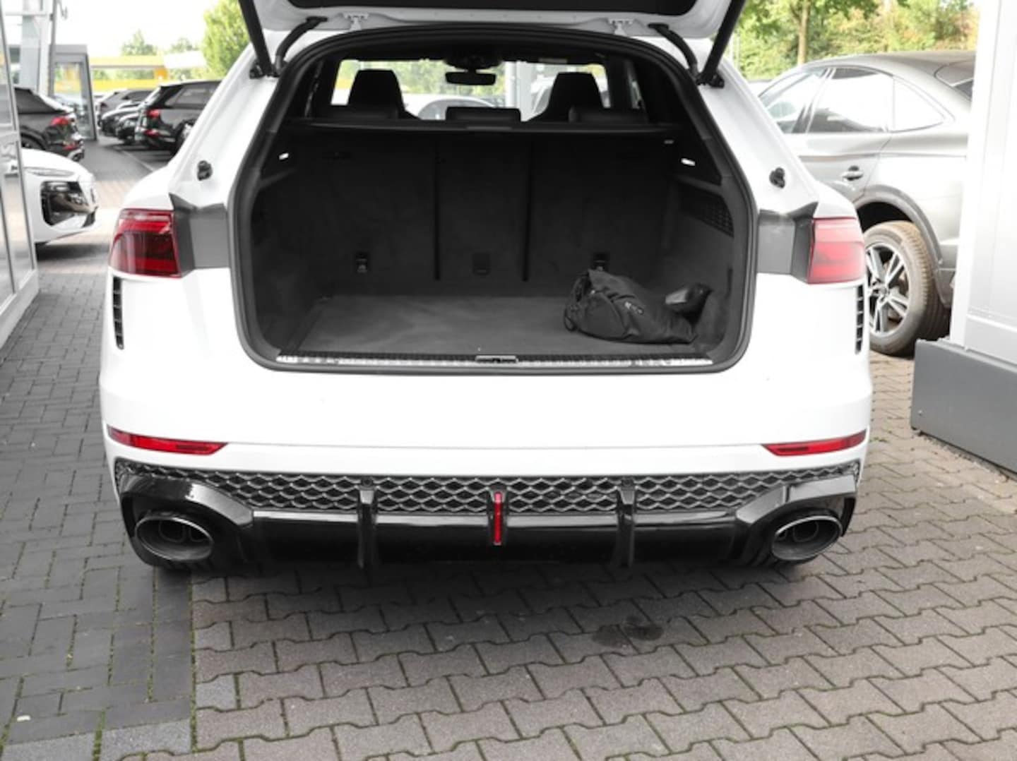 Bild über Audi RS Q8 SUV TFSI quattro 441 kW tiptronic - für weitere Informationen kontaktieren Sie den Audi Partner