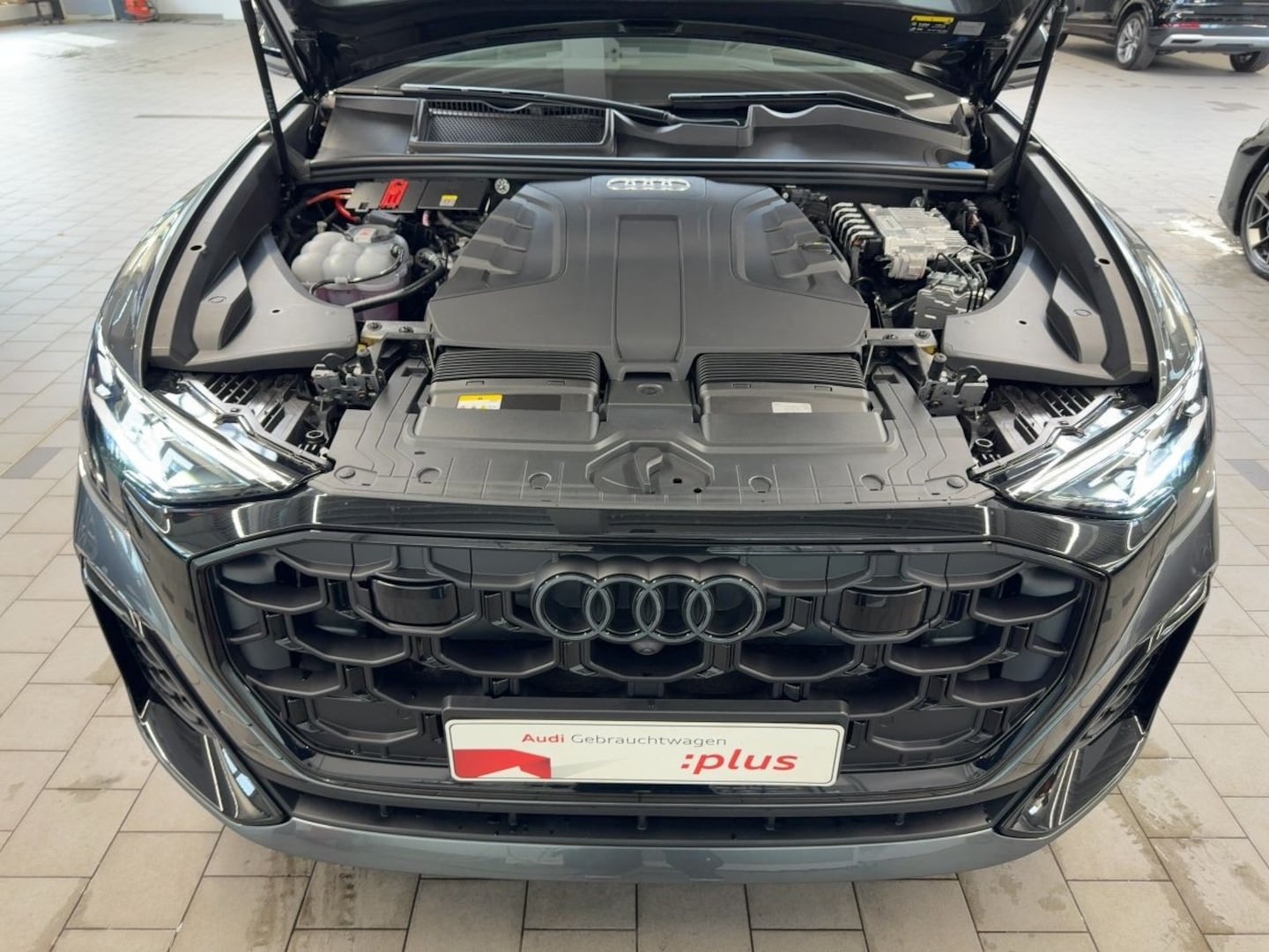 Bild über Audi Q8 SUV S line business TDI quattro 210 kW tiptronic - für weitere Informationen kontaktieren Sie den Audi Partner