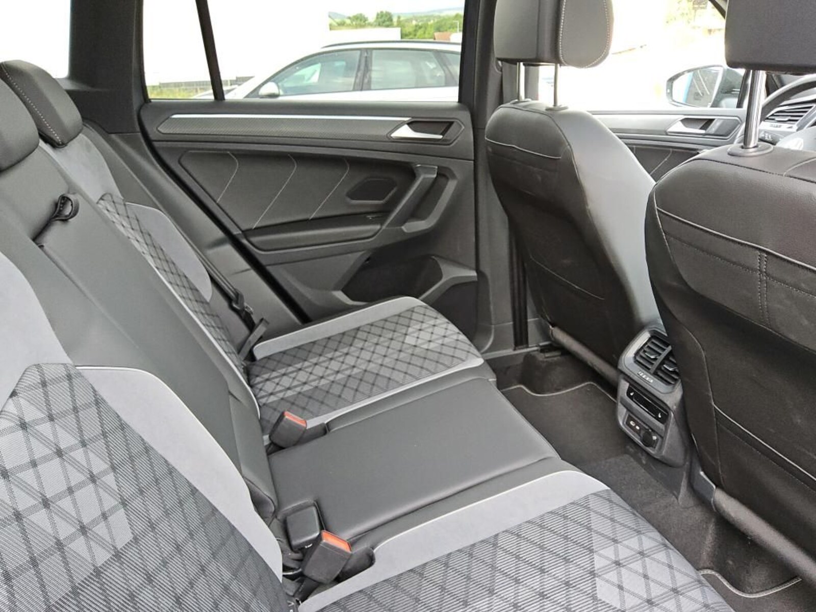 Volkswagen Tiguan – Bild 9
