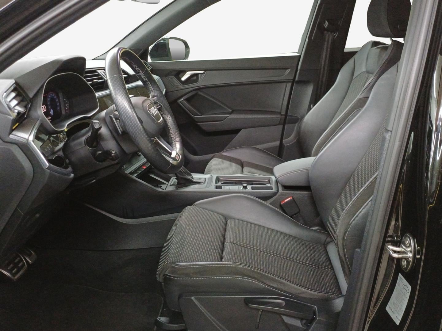 Bild über Audi Q3 Attraction S line 35 TFSI 110 kW (150 PS) S tronic - for more details contact your dealer