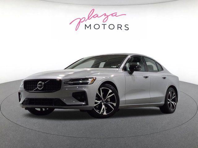 2023 Volvo S60 B5 Core Dark Theme AWD's photo